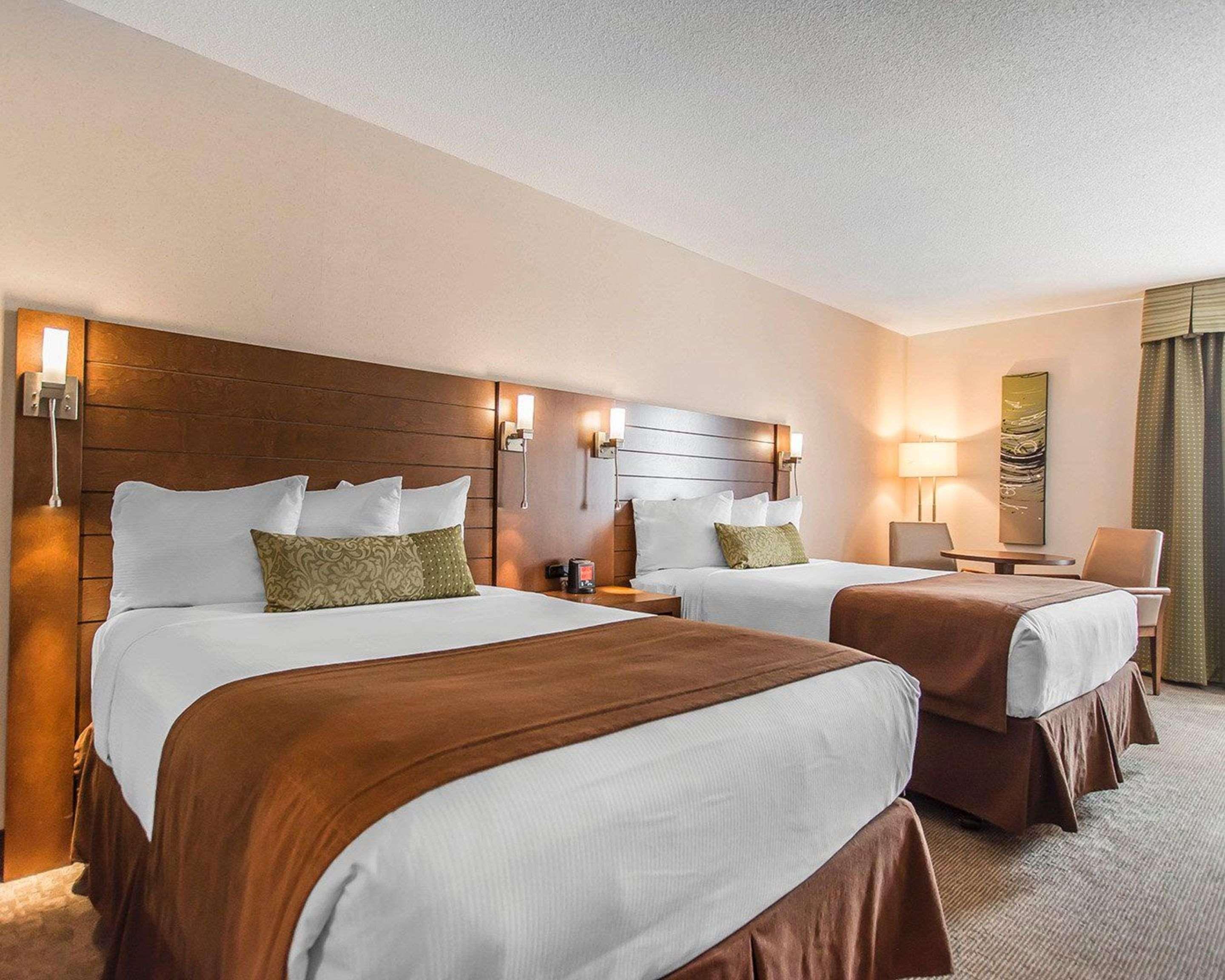 Quality Inn Rouyn-Noranda Exterior photo