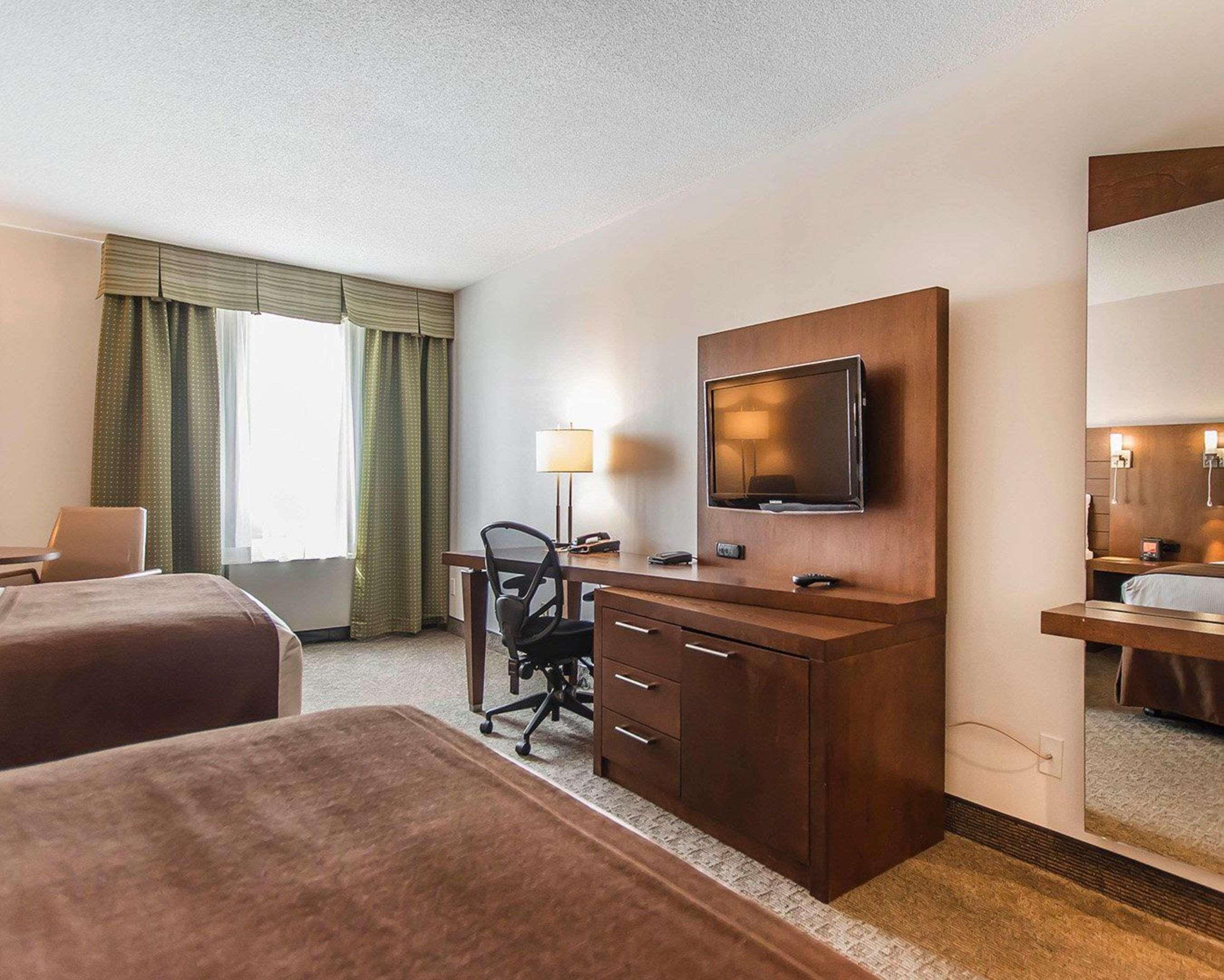 Quality Inn Rouyn-Noranda Exterior photo