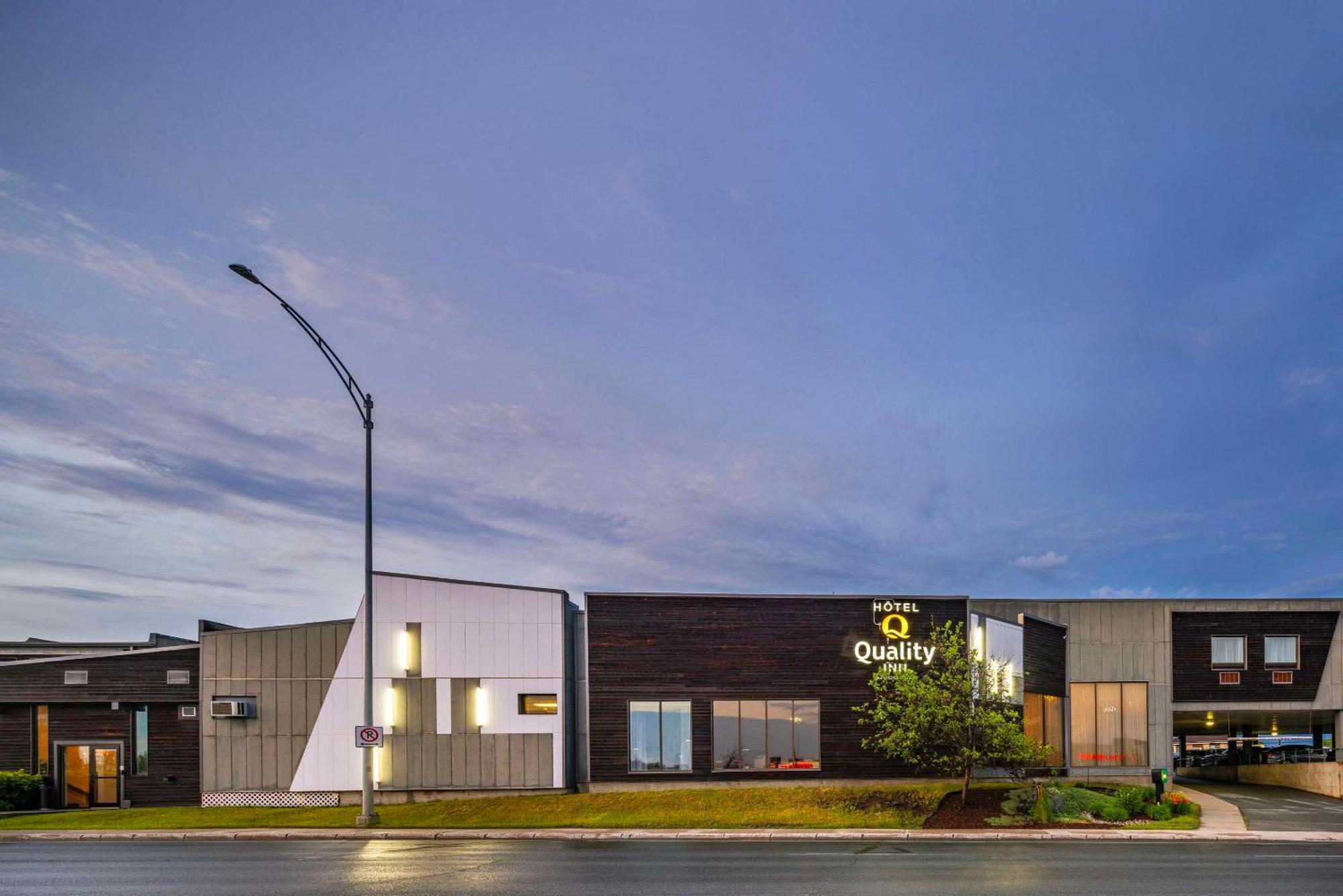 Quality Inn Rouyn-Noranda Exterior photo