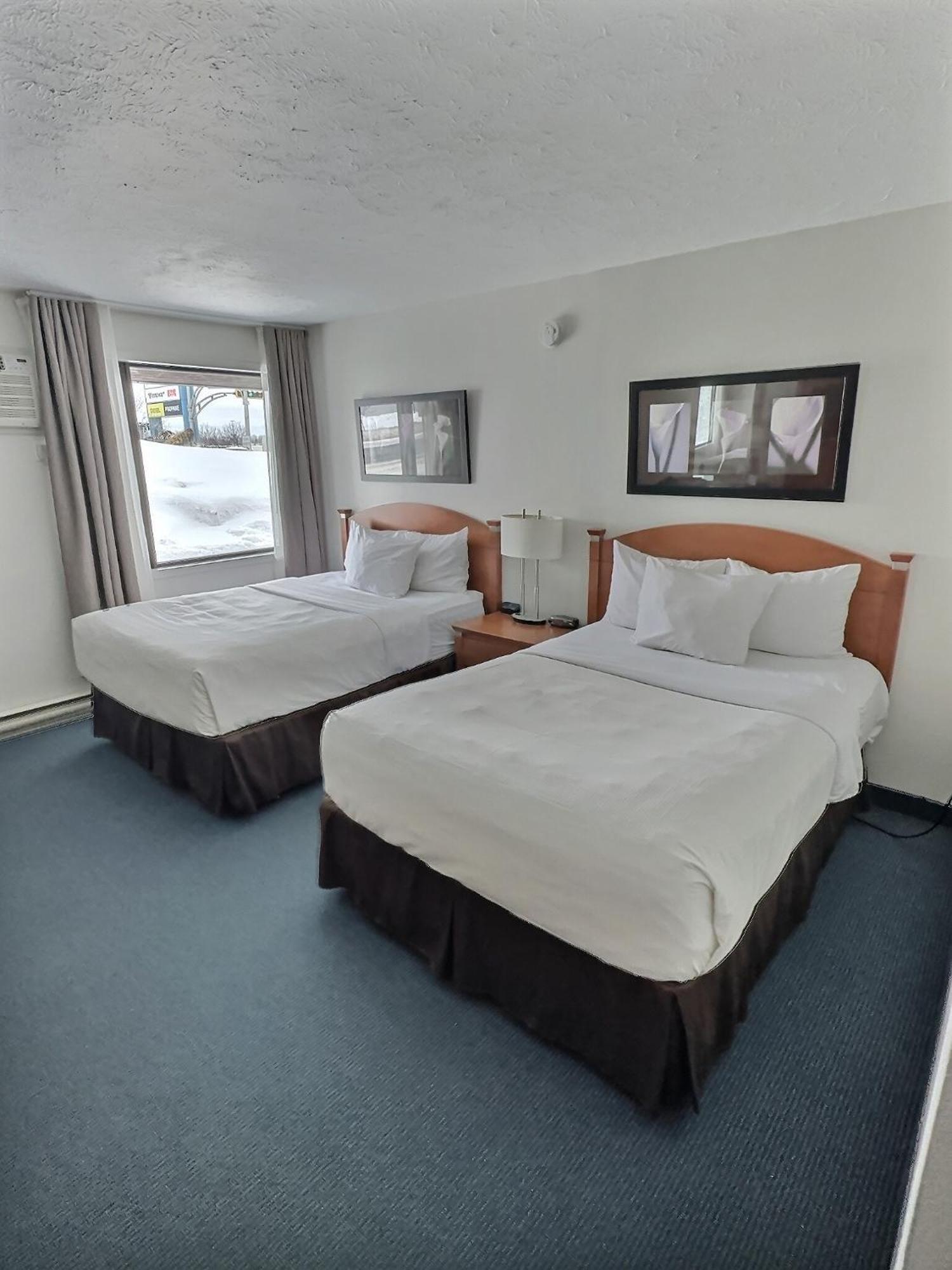 Quality Inn Rouyn-Noranda Exterior photo