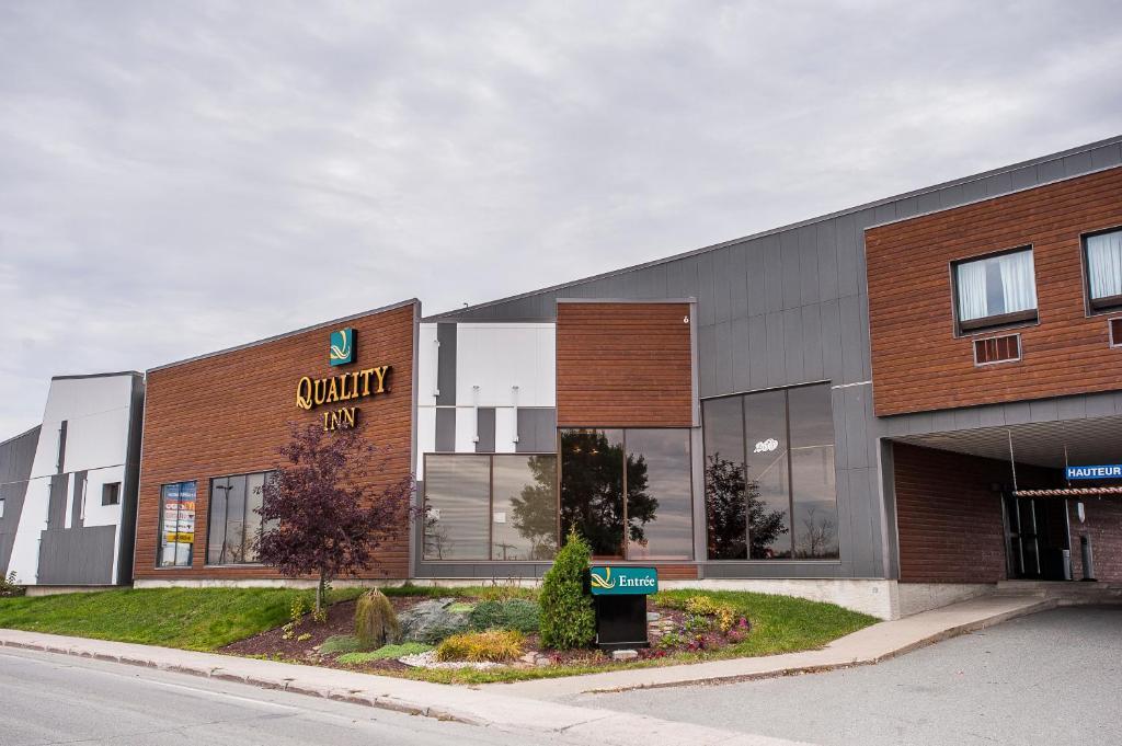 Quality Inn Rouyn-Noranda Exterior photo